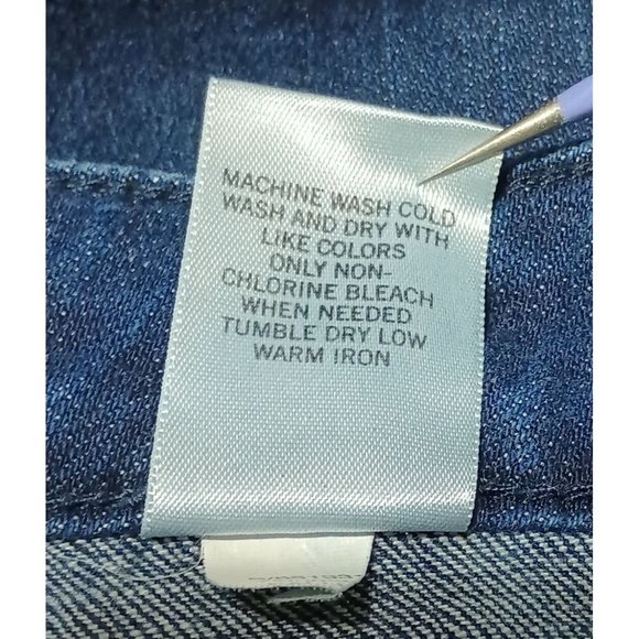 Banana Republic Jeans Limited Edition Womens Size 8 S Boot Cut Dark Denim Short - Picture 14 of 15